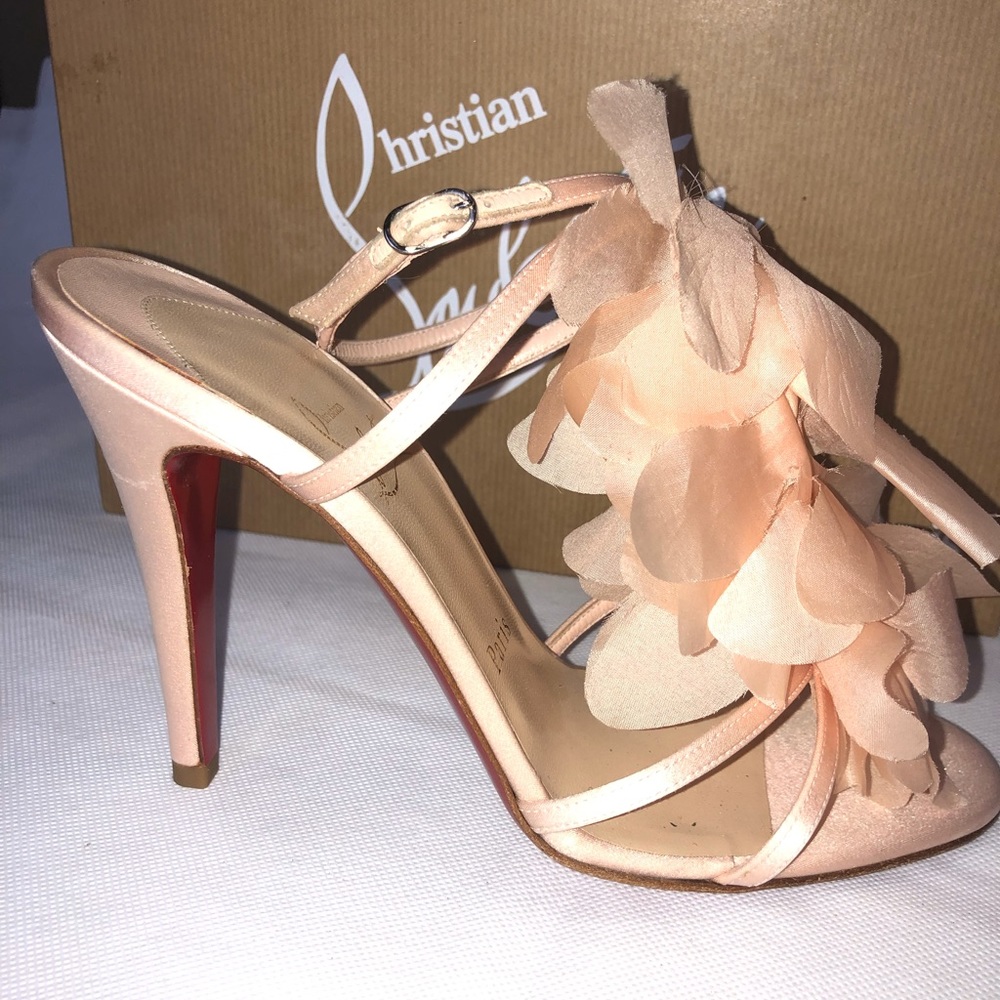 Christian Louboutin Soft Pink Sandal - Picture 11 of 13